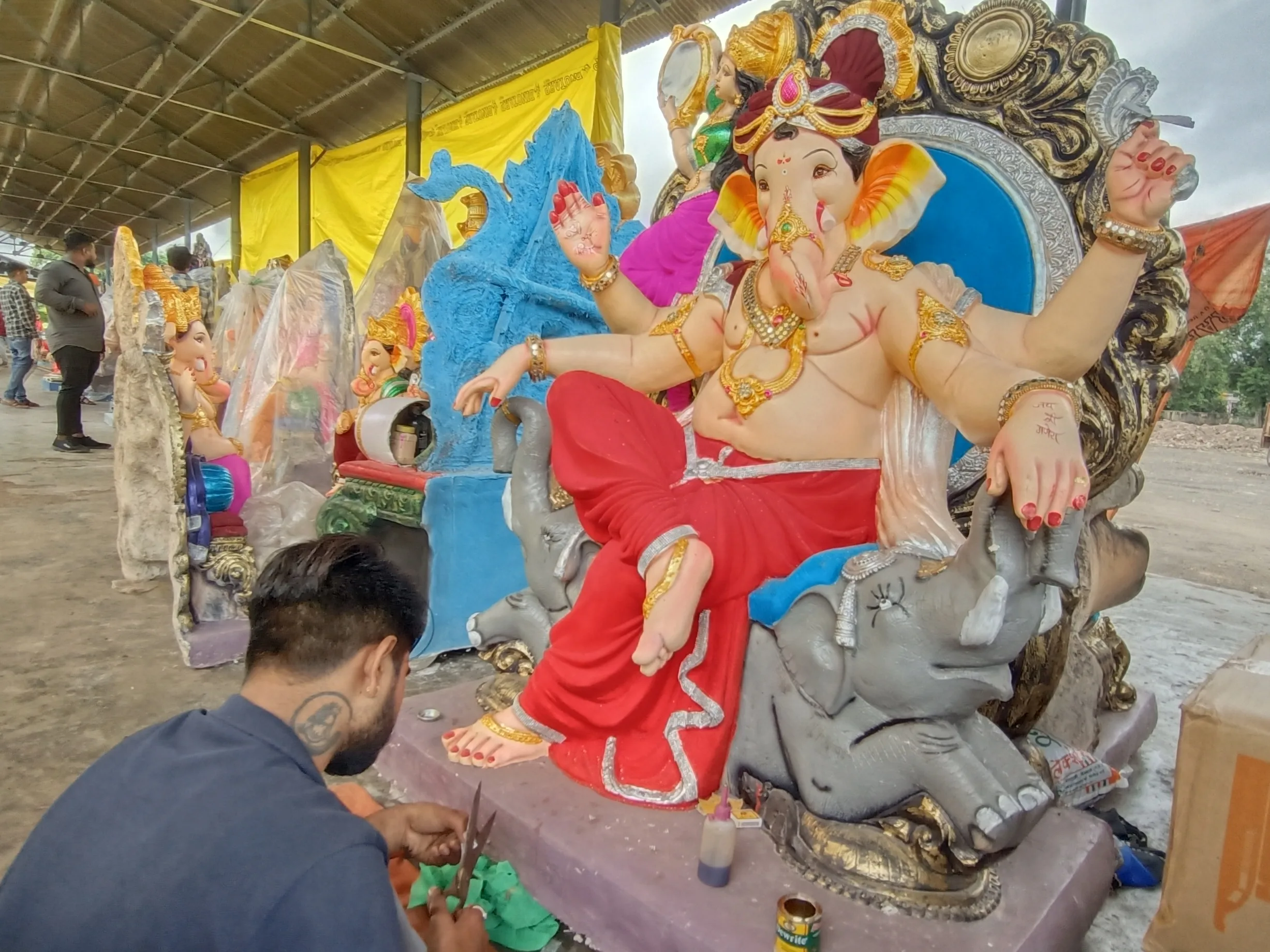 बुरहानपुर गणेश प्रतिमा विवाद, 10 फीट से ऊंची मूर्ति, मूर्तिकारों पर पुलिस कार्रवाई