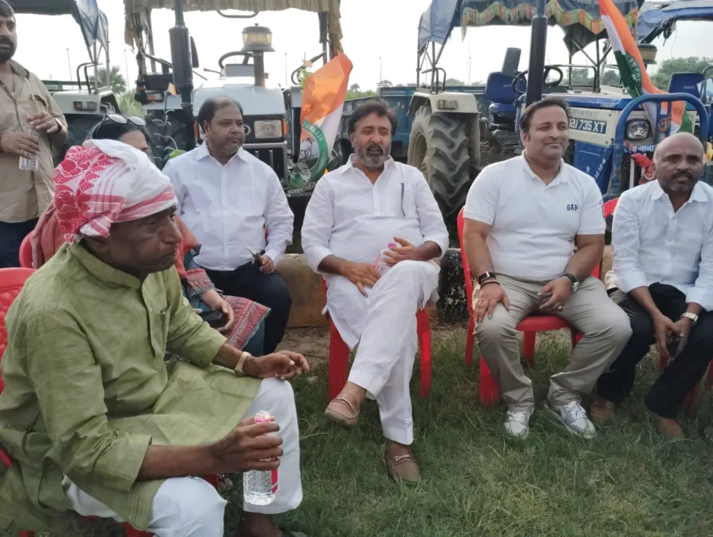दरभंगा राहुल गांधी वोटर अधिकार यात्रा अखिलेश शुक्ला ट्रैक्टर