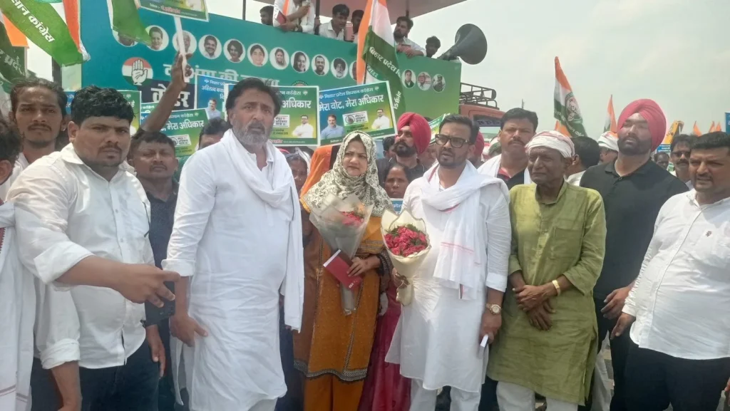दरभंगा में अखिलेश शुक्ला और हजारों ट्रैक्टरों से किसानों का स्वागत, राहुल गांधी वोटर अधिकार यात्रा