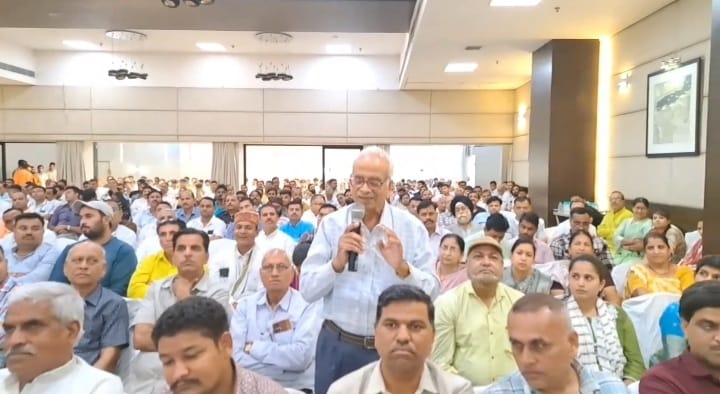 देवास, एक राष्ट्र एक चुनाव संगोष्ठी, पुष्यमित्र भार्गव, देवास सांसद महेंद्र सिंह सोलंकी, एक साथ चुनाव, भारत में चुनाव सुधार।